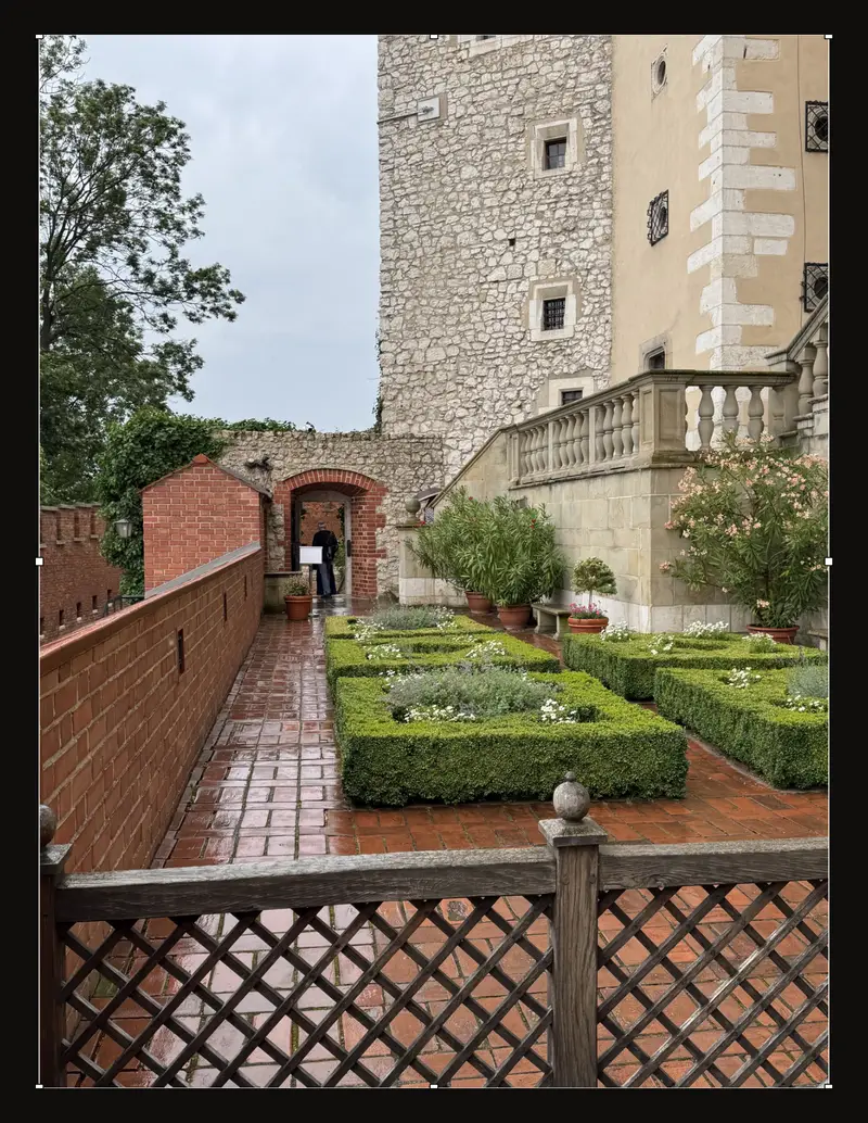 An upright terrace reference inside a portrait crop box