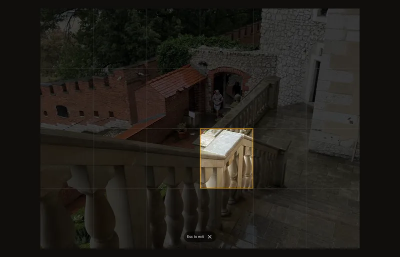 A stone staircase shown full screen with one grid cell highlighted and the rest of the reference dimmed